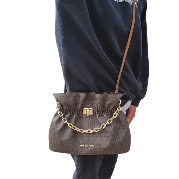 Michael Kors  Logo LG Crossbody Vanilla - Picture 8 of 10